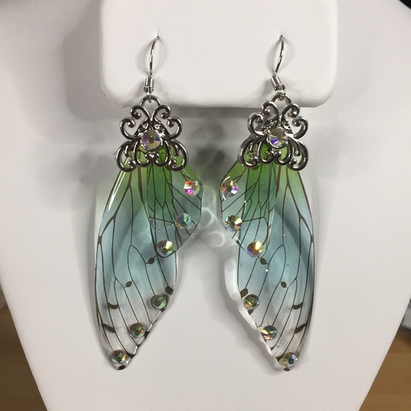 *LAST PAIR* Green Butterfly Wing Earrings - Picture 2 of 3